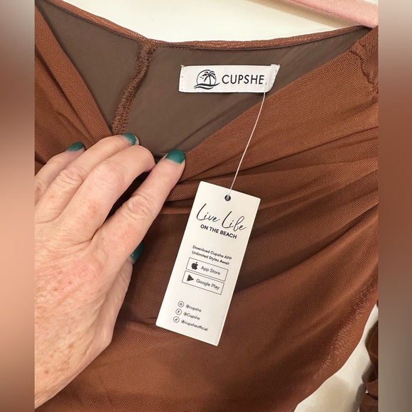 Elegant Brown Off-Shoulder Mesh Dress - Picture 14 of 16